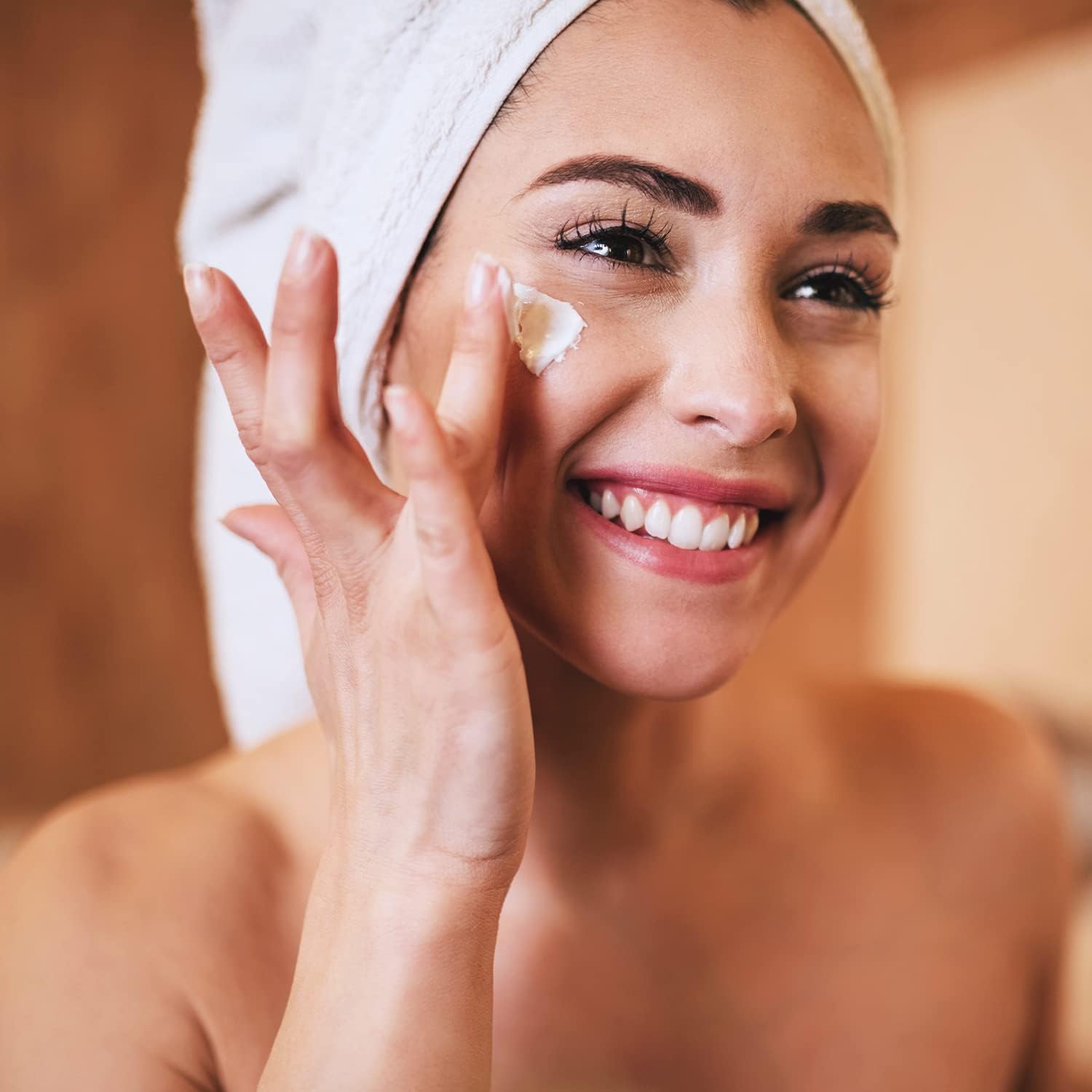 Amazon Basics Triple Replenishing Moisturizer, Night Cream, 1.7 Ounces, 1-Pack - Image 5