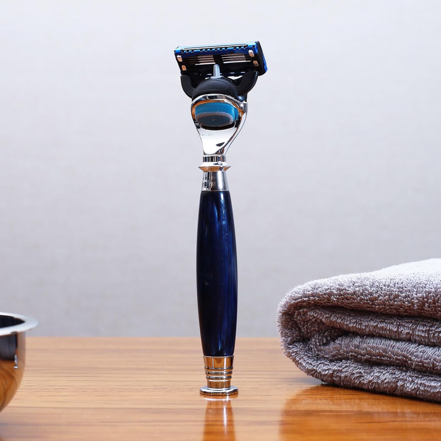 Luxury Shaving Razor Kit for Men with 5-Layer Shave Blade,Badger Hair Shaving Brush and Soap BowL,Unique Shaving Present Tool for Him - Image 7