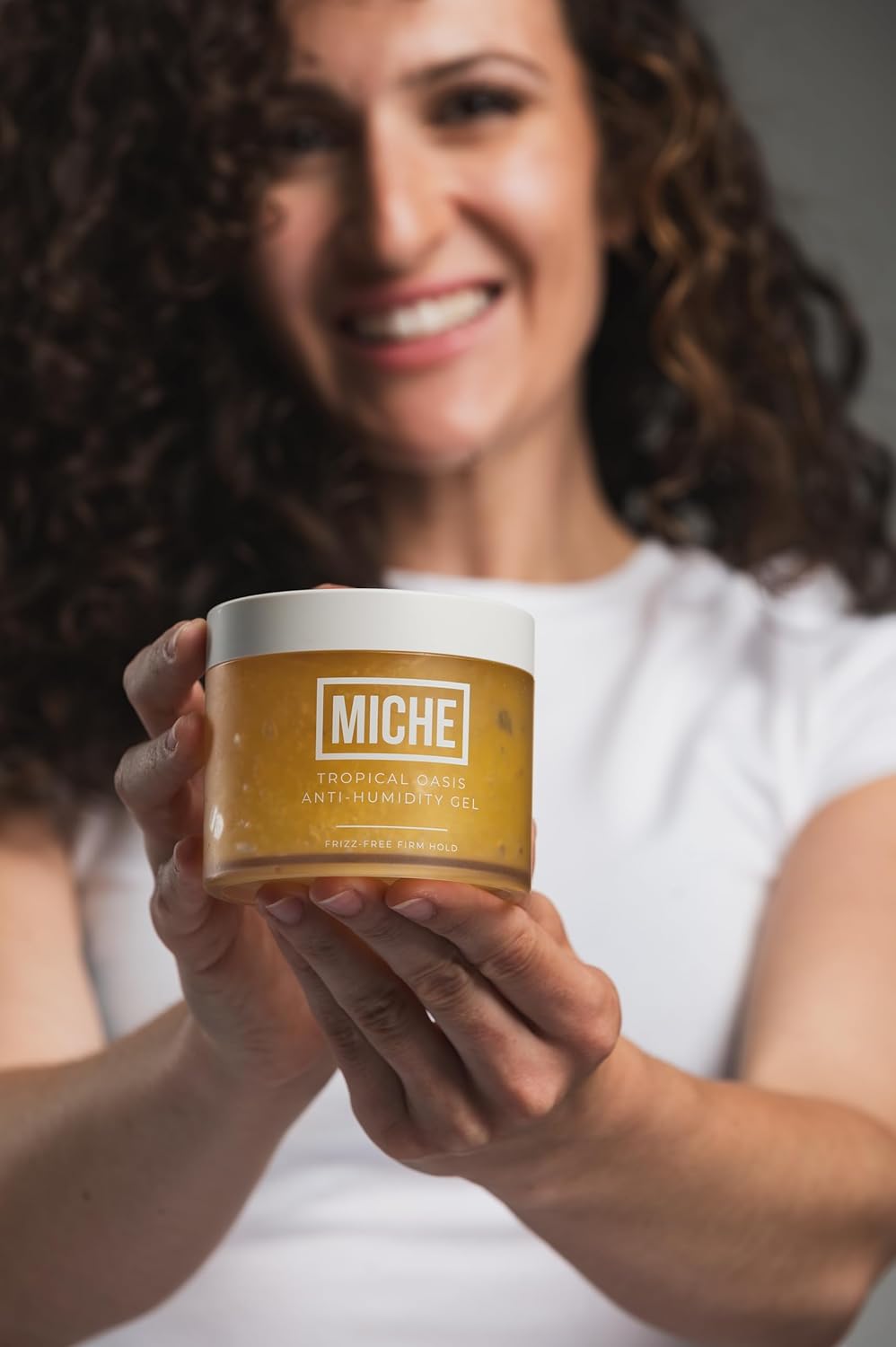MICHE Tropical Oasis Anti-Humidity Frizz-Free Strong Hold Hair Gel 8.8 oz | For All Curl Types - Curly and Coily - Image 6