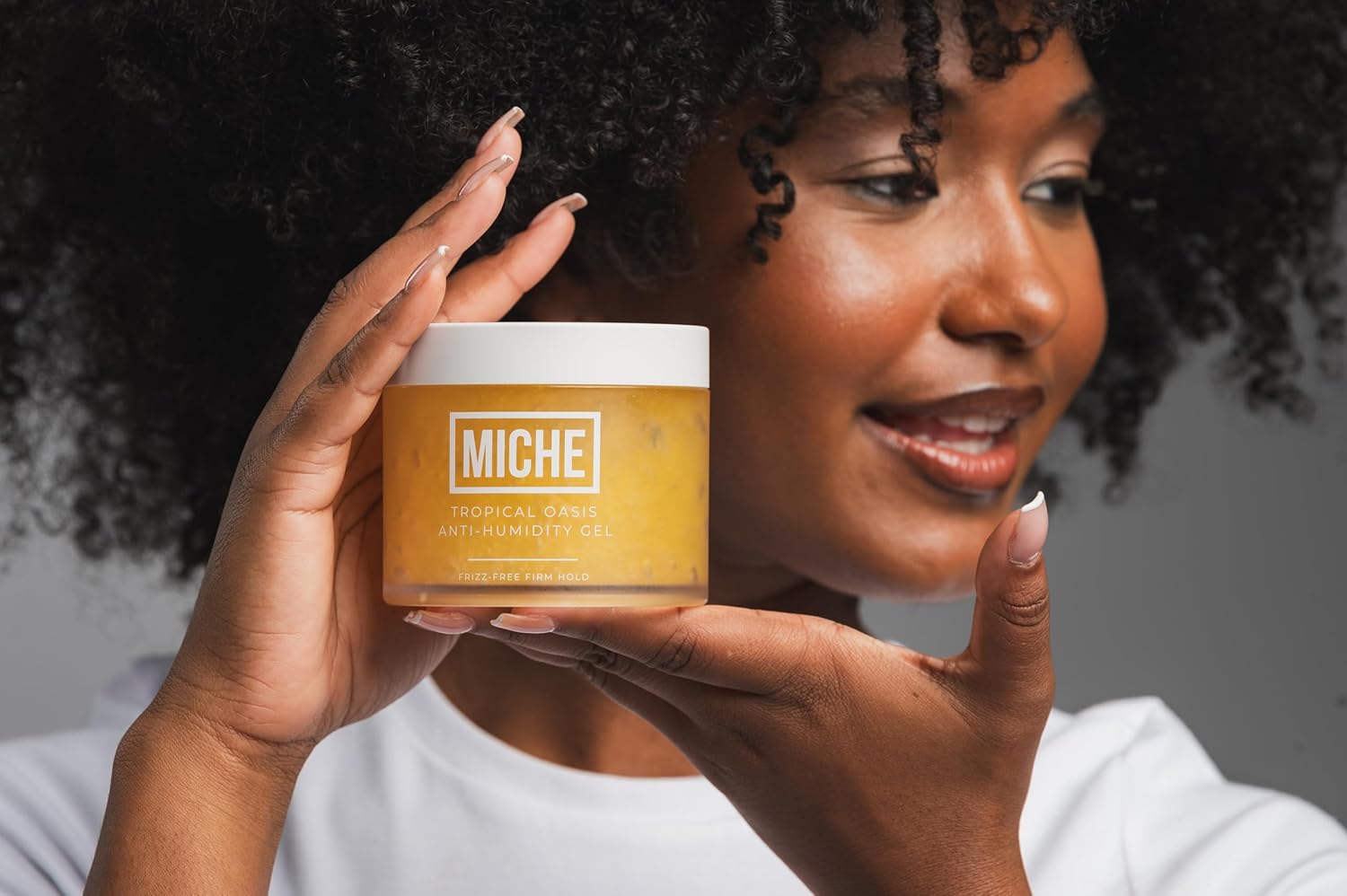 MICHE Tropical Oasis Anti-Humidity Frizz-Free Strong Hold Hair Gel 8.8 oz | For All Curl Types - Curly and Coily - Image 7