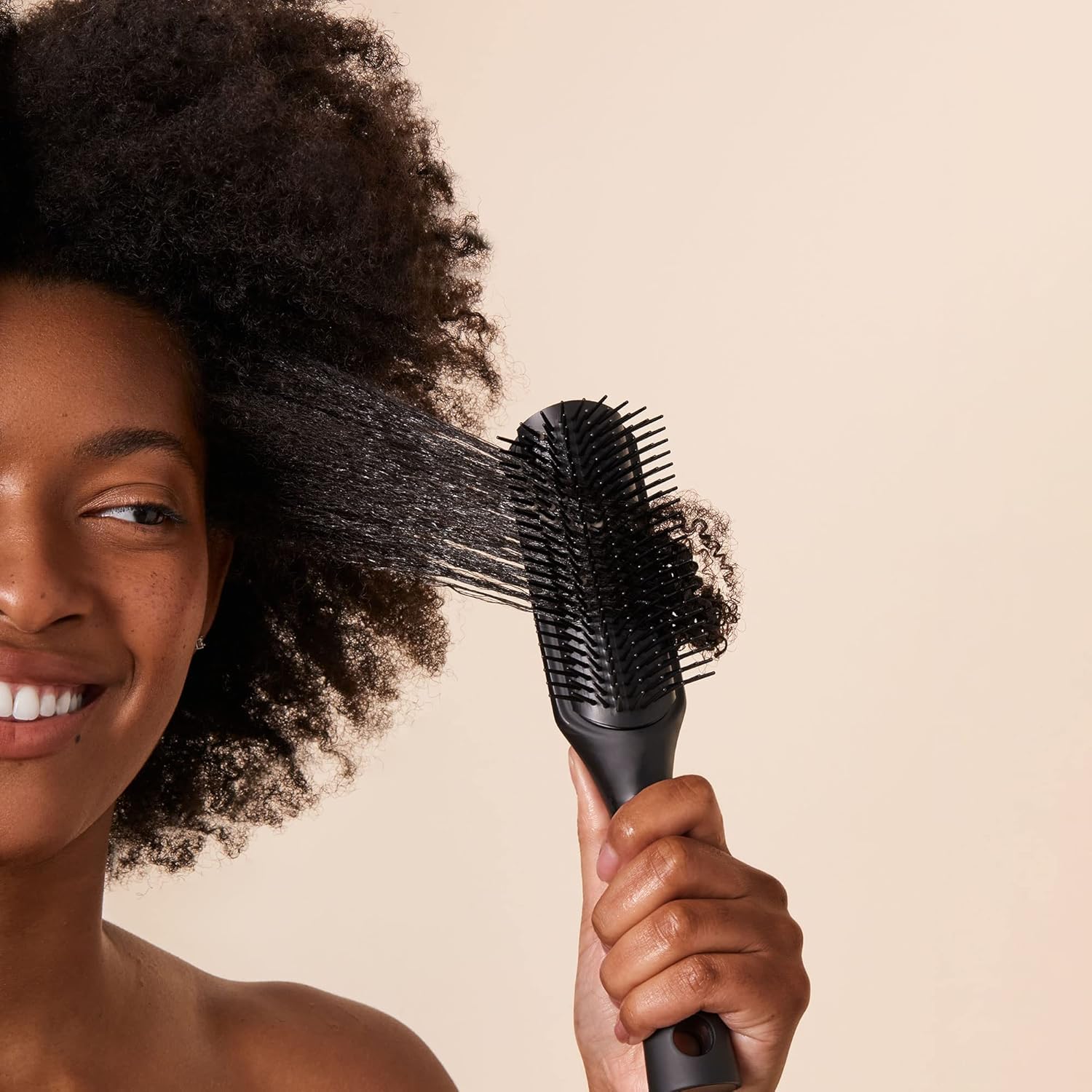 PATTERN Beauty by Tracee Ellis Ross Shower Brush, Great for Curly Hair 3a to 4c, Coilies and Tight-Textured, 3a to 4c - Image 3