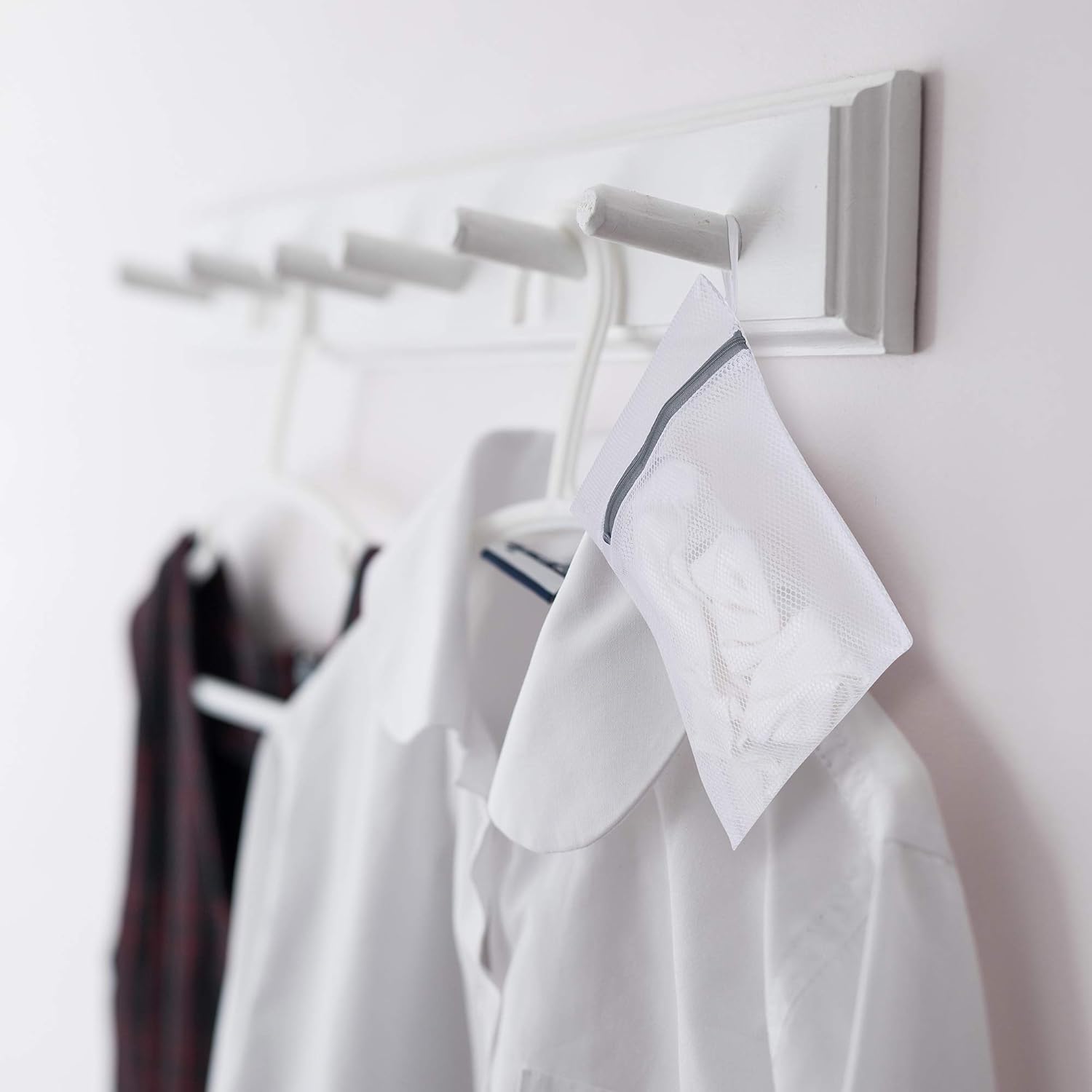 AKRILANE XXL Extra Extra Large 10 Pairs 100% Premium Cotton Gloves for Dry Hands | Moisturizing Overnight Gloves for Eczema, Psoriasis & Skin Spa Treatment for Women & Men | Free Laundry Bag, White - Image 7